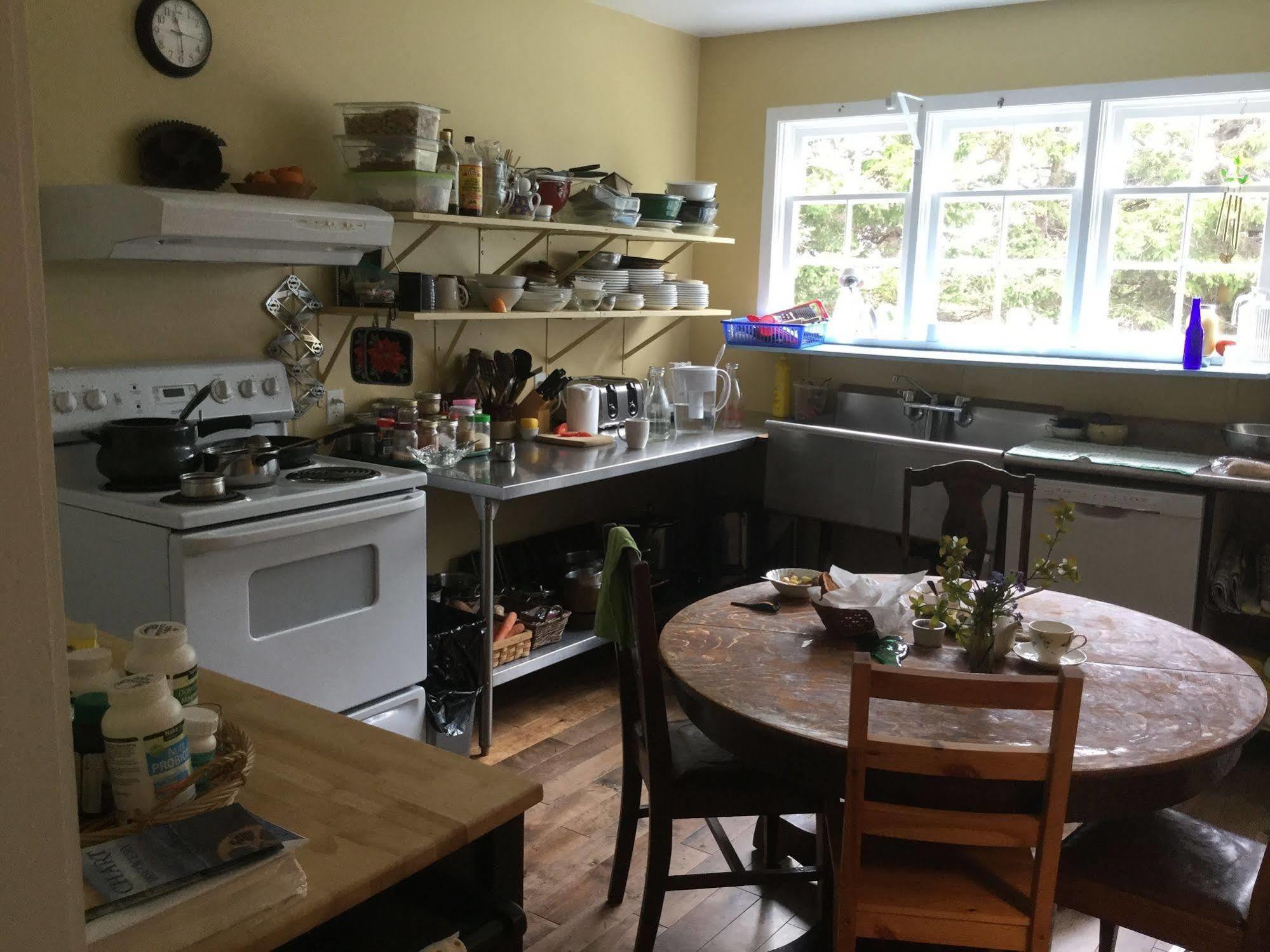 Meems Elliston B&B Exteriör bild